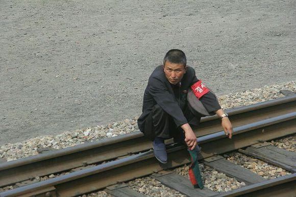 朝鲜人民真实生活,普通阶层100元人民币就是有