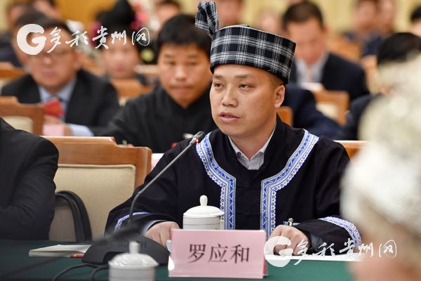 【两会特写】两张照片三个变化 全国人大代表讲述易地扶贫搬迁后的幸福新生活 【两会特写】两张照片三个变化 全国人大代表讲述易地扶贫搬迁后的幸福新生活