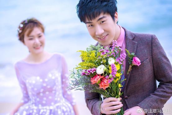 LOL:新婚快乐!直播圈大佬齐聚骚男婚礼