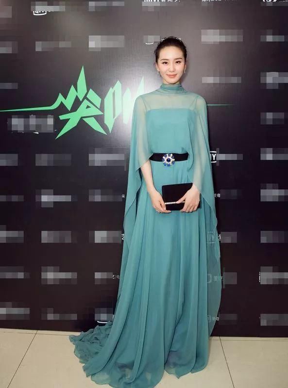 章泽天162的身高比刘诗诗165还高,同过框的这