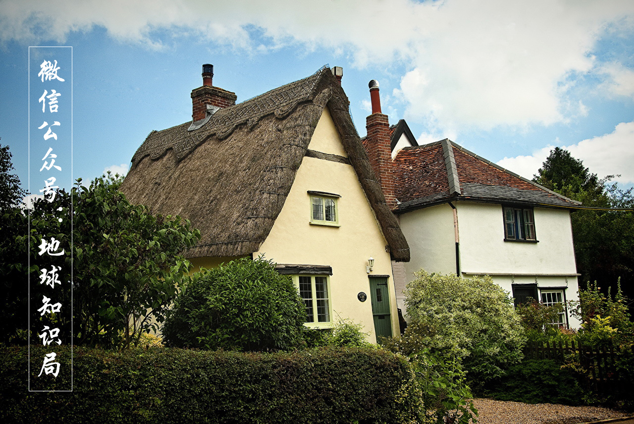 无论是充满英式风情的玫瑰花墙,还是有点gay气的橙红屋顶,英国的小屋