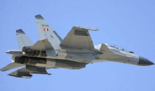 中国歼6战机亮相,发动机推力高达14吨,整体性