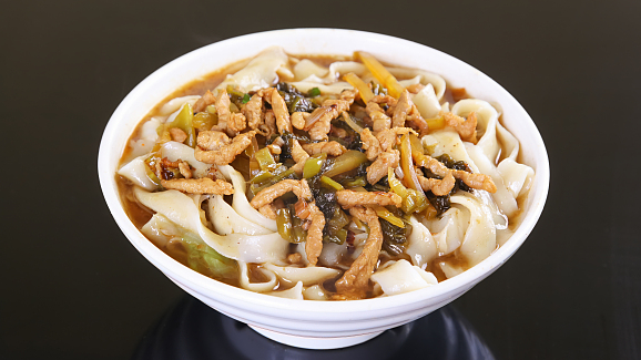 榨菜肉丝面这样做,咸香味美,一碗都不够吃! 榨菜肉丝面这样做,咸香味美,一碗都不够吃!