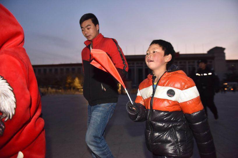 为求学他成了“冰花男孩” 看升旗去警察学校圆梦北京温暖一座城 为求学他成了“冰花男孩” 看升旗去警察学校圆梦北京温暖一座城