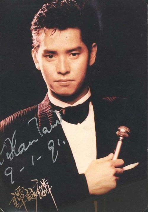 在香港,谭咏麟的影响力张国荣是无法比的,更不