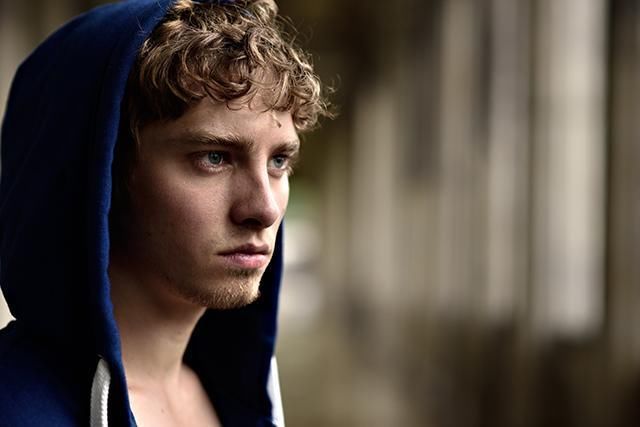 尼康万元单反跌至8499元,是买单反还是手机又