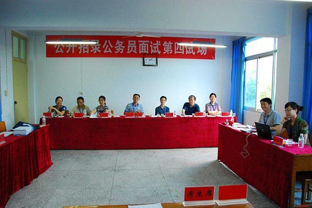 家境一般,考研、考公务员之间该如何选择?