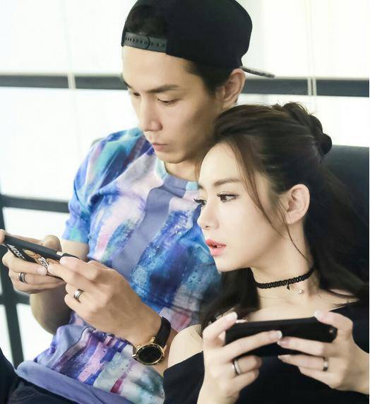 这些明星情侣们颜值太高,并且生活美满幸福,你