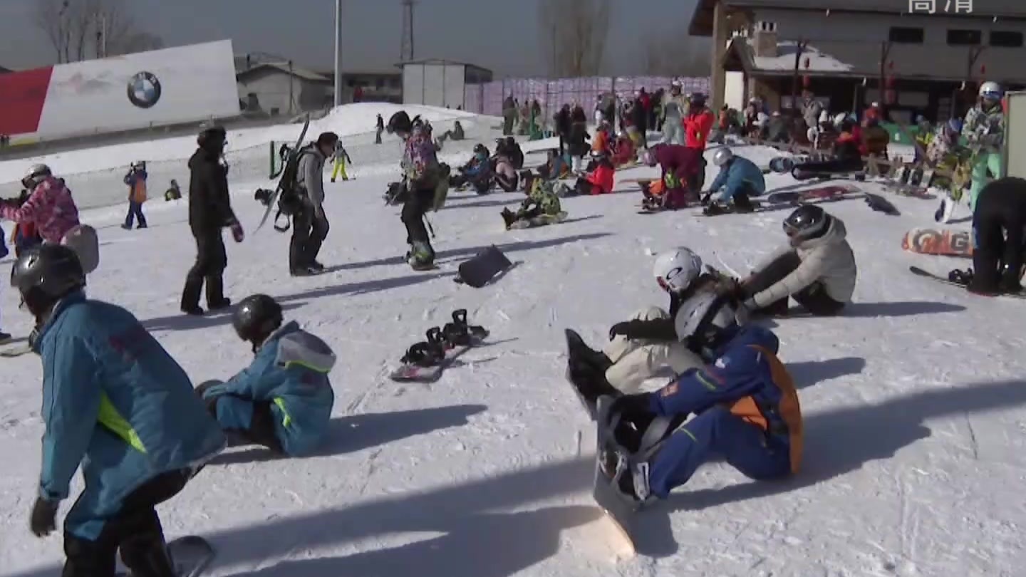 盘点春节新年俗：体验滑雪乐趣  助力2022冬奥