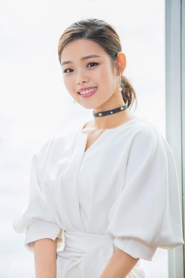 莫小贝近照,未修图非常的漂亮,这才是她真正的模样