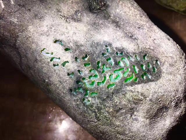 老蔡分享:缅甸人2大赌石绝技和技巧内行人教你