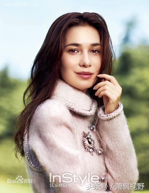 卢靖姗在吴京执导的军旅动作电影《战狼2》中