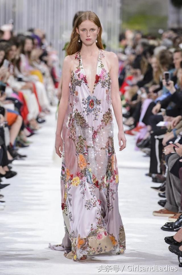 法国史上最美丽最奢靡无度的皇后怎样影响时装