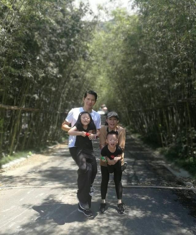 年,如今为了孩子学费复出,为卖相好还要植发、