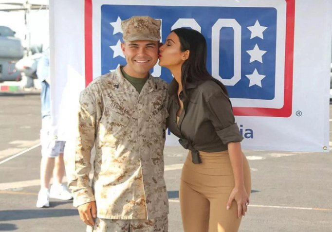 图注：澳大利亚著名女星塔尼亚·扎埃塔在阿富汗慰问爆出性丑闻。