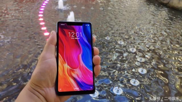 小米8SE开箱评测:外观惊艳,全球首发骁龙710