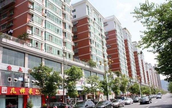 老丈人把三套房子都给他儿子,他住院找我要钱