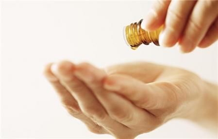 激素脸用甘油好,还是用芦荟胶好?