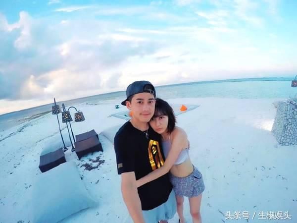 苏醒的漂亮网红女友疑曝光,海量亲密照被爆 网友的评论全是故事