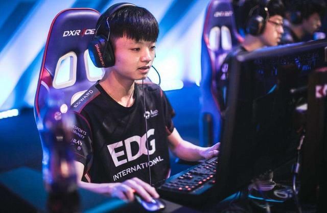 英雄联盟:Jackeylove敢选德莱文对刚UZI,他其实