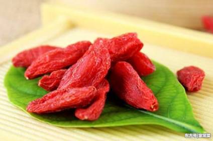 男人经常吃枸杞子好吗 男人经常吃枸杞有什么