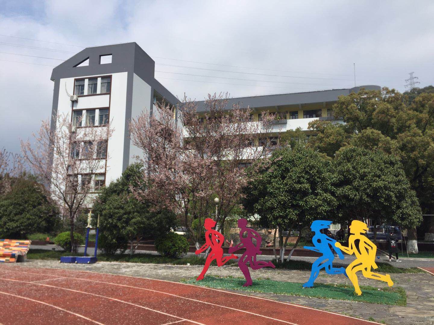 杭州民办高中一考生高考取得了668分的高分!杭