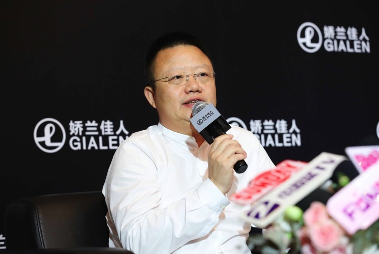 (娇兰佳人董事长蔡汝青先生接受媒体采访)