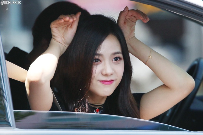 [blackpink][分享]170522 好久不见车窗女神 jisoo"人歌"下班路大放