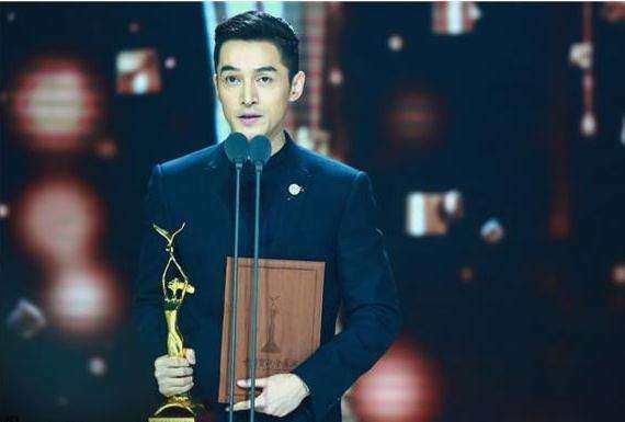 胡歌五分钟颁奖羞辱娱乐圈,台下陈道明,李雪健