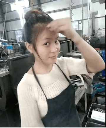 机械厂90后最美女大学生打工妹,月薪8千最渴望