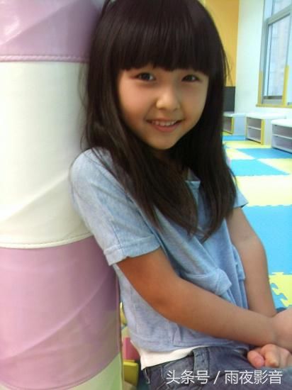 冯小刚说她是表演天才,8岁击败胡歌夺新人奖,