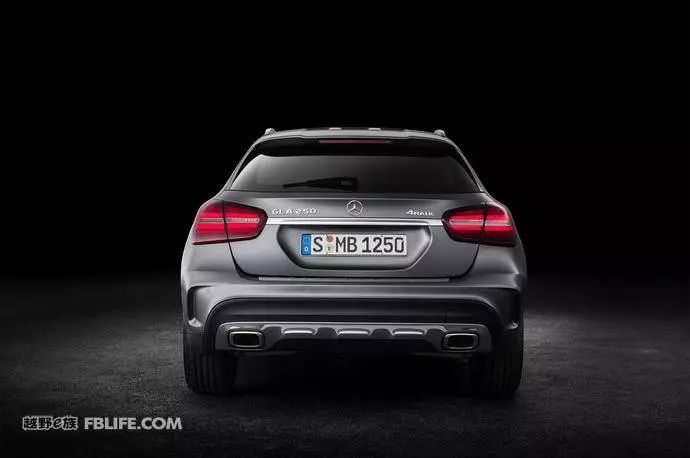 趋近完美的紧凑级跨界车 外媒简评2018款奔驰GLA250