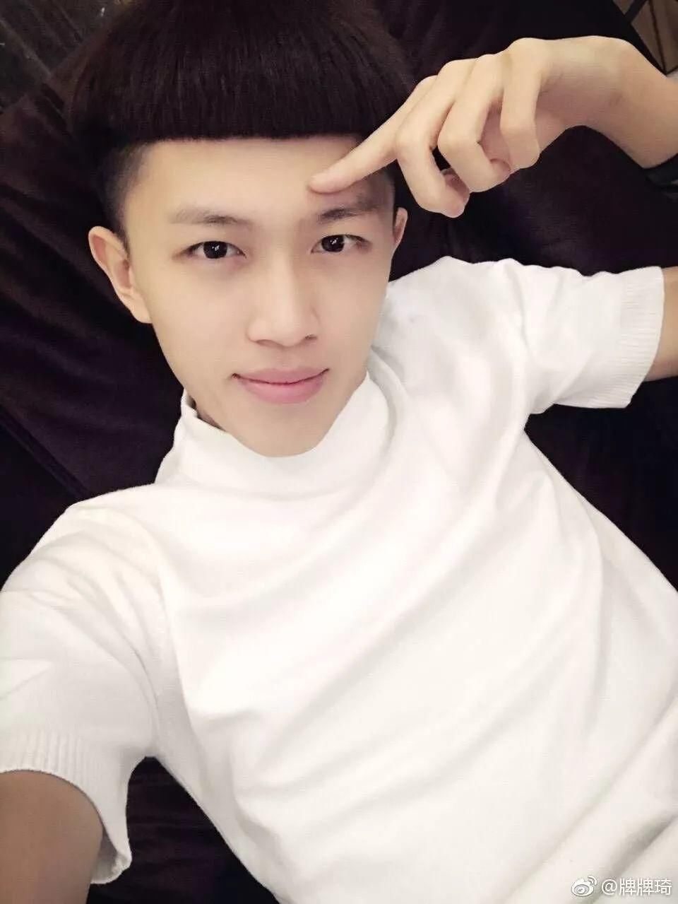 快手网红牌牌琦婚礼派出飞机,被吐槽农村暴发