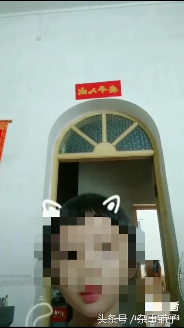 小女孩录抖音,妈妈洗澡被全程直播,抖音现在审