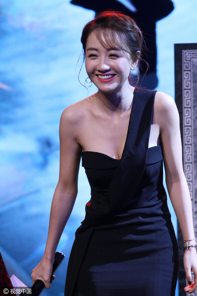 被问及如何看待没有爆红这件事时，杨蓉表示演员只是一份职业，要享受演戏带来的快乐。“红与不红，每个人的标准不一样，不是个人可以左右的，踏踏实实演戏就好。我很幸运，小时候我热爱表演，长大后我当了演员。”