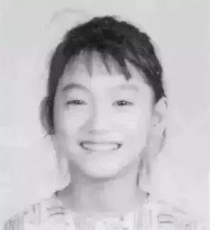 58岁惠英红登《朗读者》:乞讨要饭十年,涅盘重