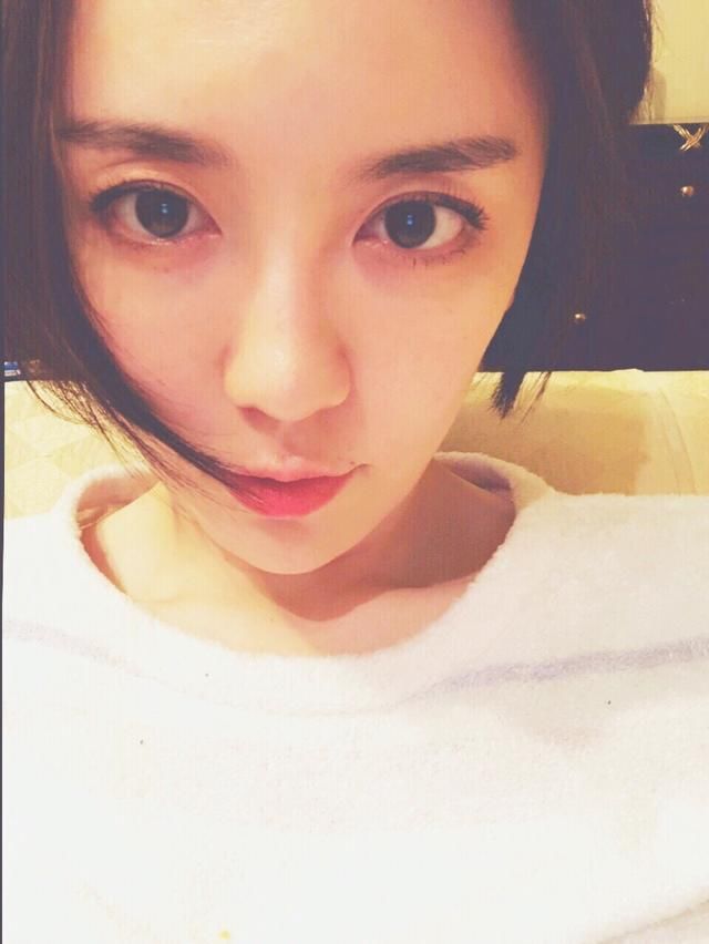 吕佳容直播做猪鼻子力证纯天然 张天爱也曾靠