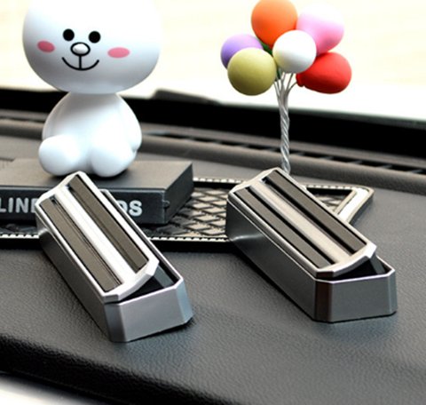 新一代隐藏临时停车牌来了,一按就显屏,连老