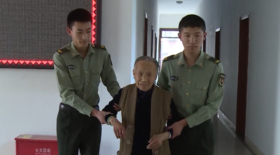 首届中国全媒体公益年会: “践行十爱 德耀甜城”爱国典型人物--陈淑群 首届中国全媒体公益年会: “践行十爱 德耀甜城”爱国典型人物--陈淑群