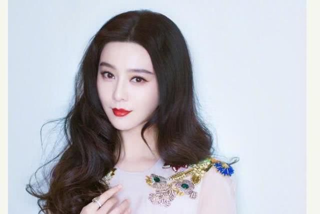 老梁曾说范冰冰的演技一般,还直言她能成为世