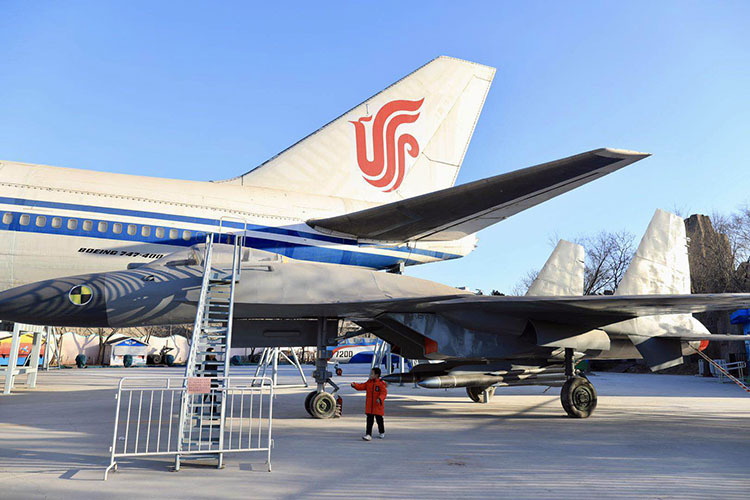 由波音747飞机改造的综合休闲区正式开张迎客.