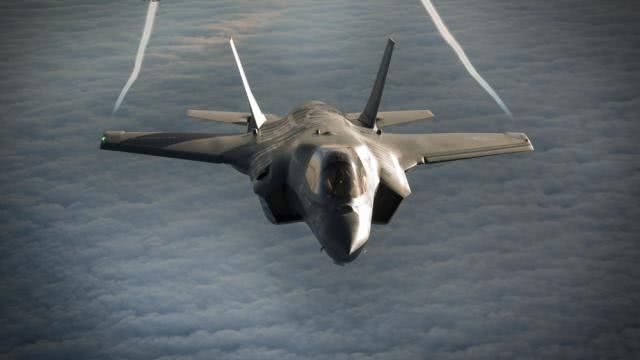 不要让F-35B垂直起降名字欺骗,这个身板有苦说