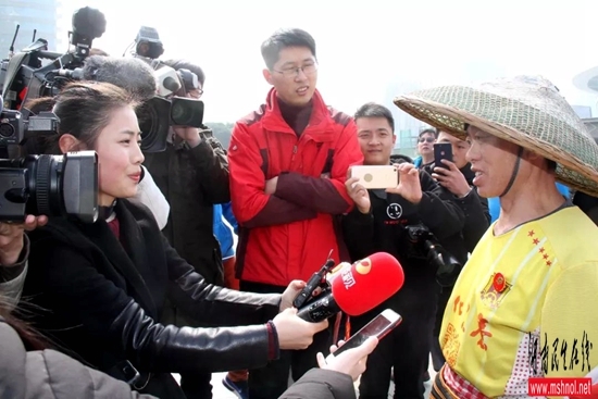 湖南安化阿甘邓良华跑跑跑 218天奔跑全国1