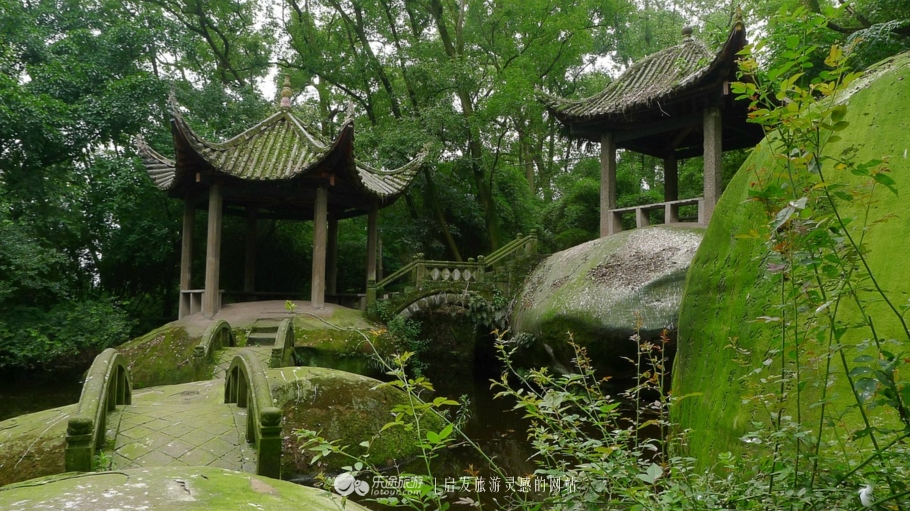 著名爱国诗人重庆大学创始人吴芳吉,国画家张采芹,巴蜀史学家邓少琴