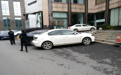 长沙一物业公司涉嫌停车乱收费