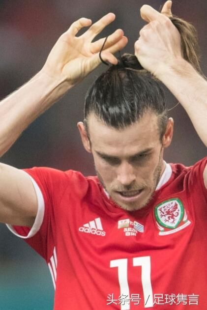 足球球衣印名字不过是商业行为,想国足有名得