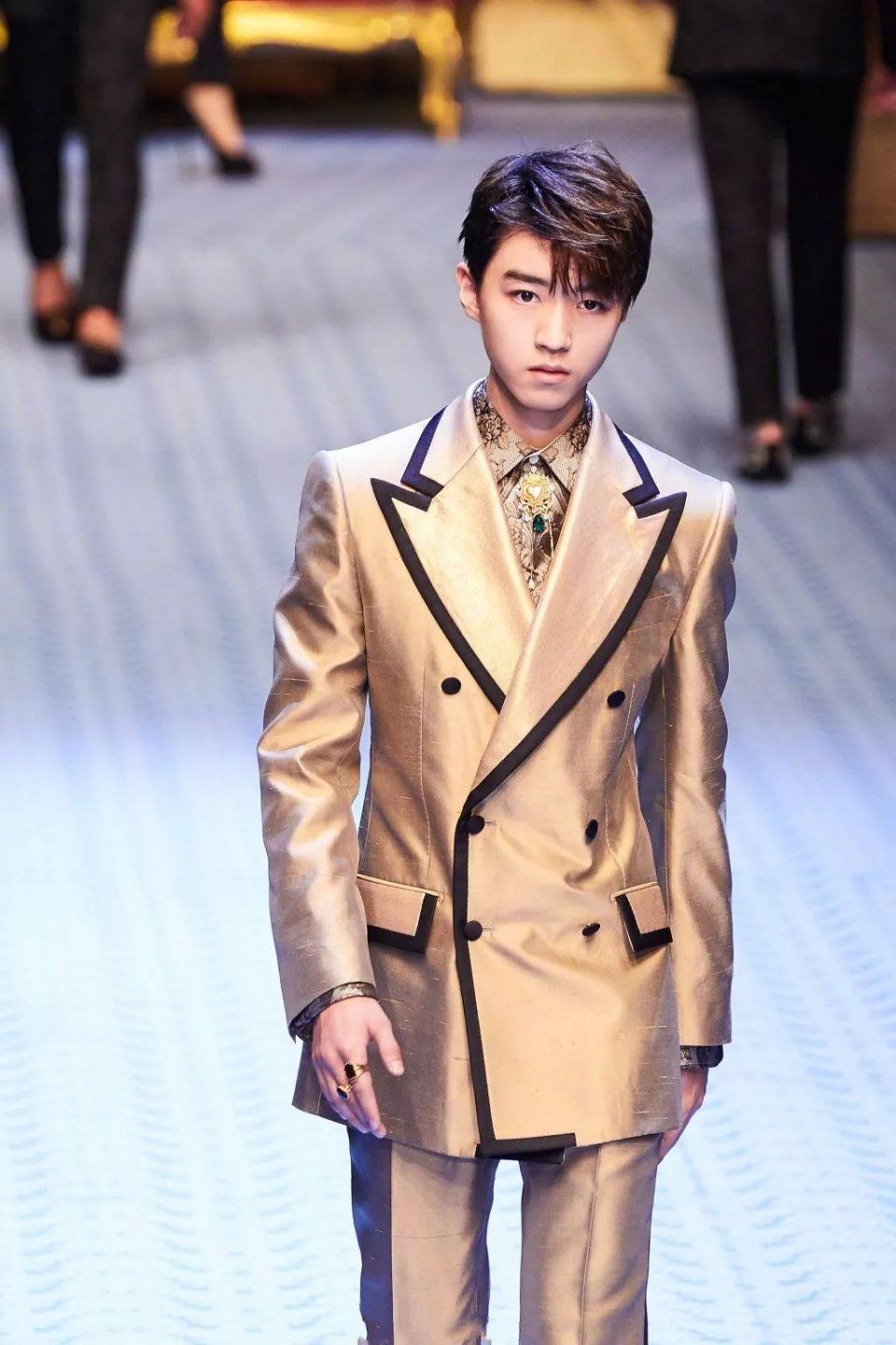 一日超模 | 奚梦瑶遭vogue主编吐槽 王俊凯再登