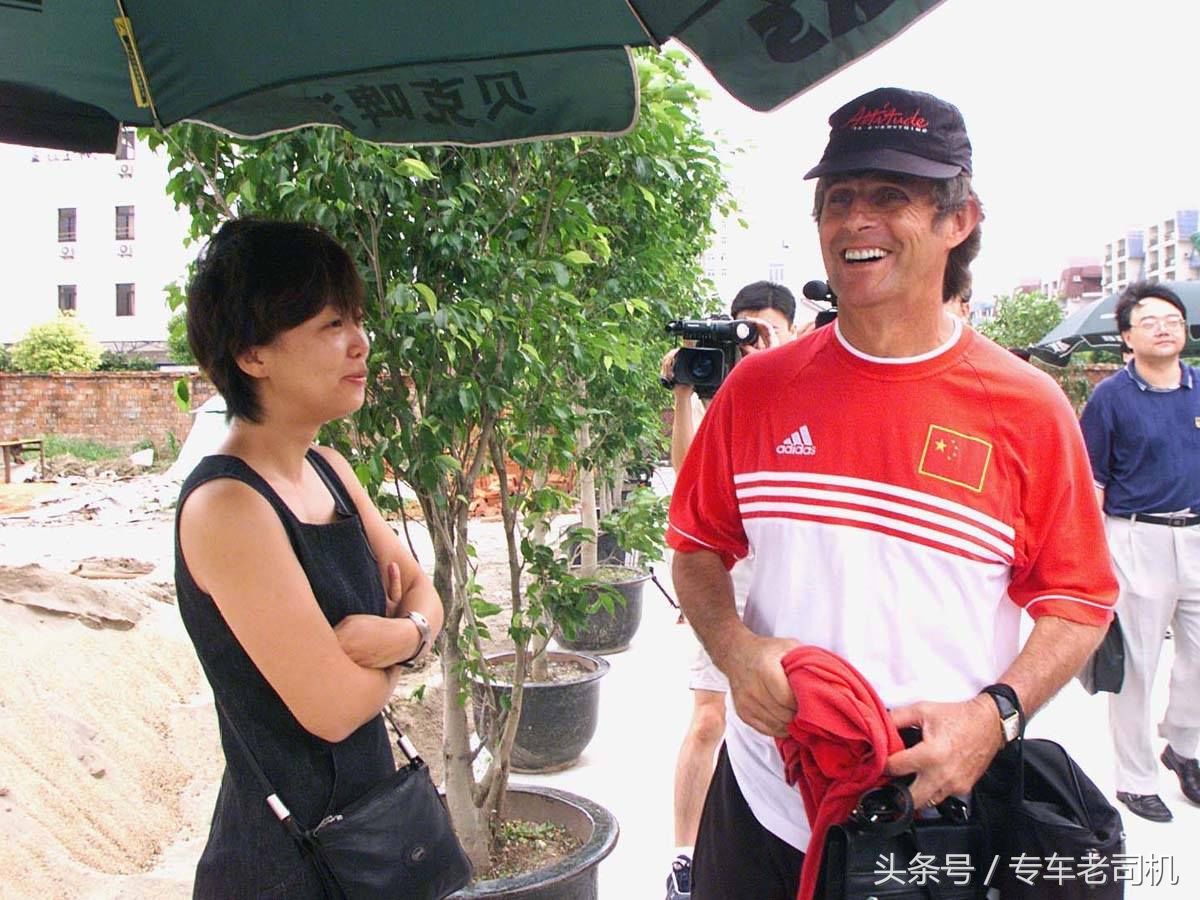 中国足球曾经的大救星,足球教练米卢