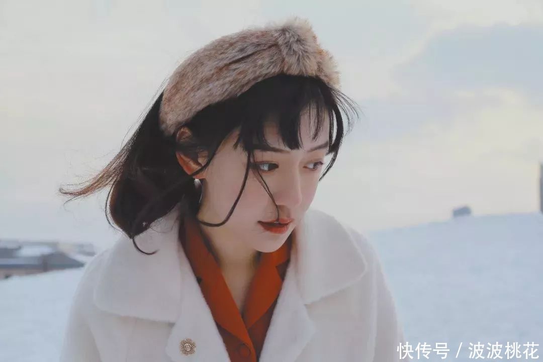 杨幂新造型难看?时髦的人都在剪的这些刘海,剪