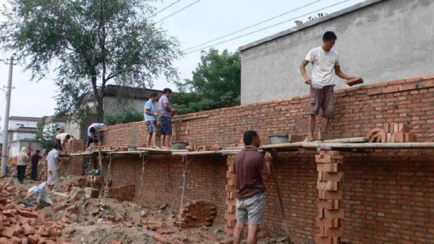 在农村盖房子,包工包料一平方要多少钱?